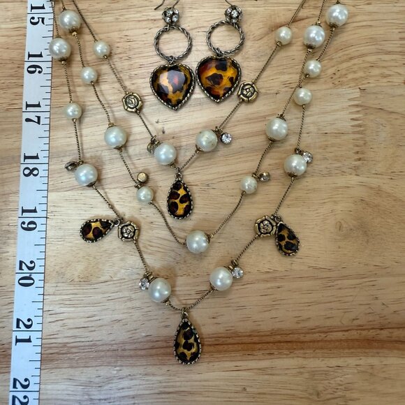 Betsey Johnson Leopard & Pearl Multi-Row Illusion Necklace & Earrings Set - Picture 13 of 14